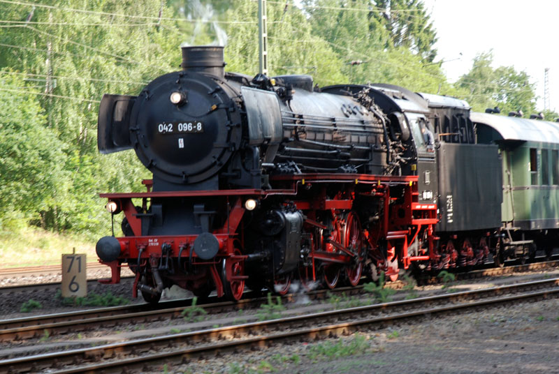 Dampfsonderzugfahrt mit Lok 042 096-08